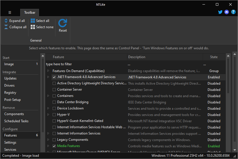 🔧 Màn hình tùy chỉnh thành phần Windows: chọn – loại bỏ – tối ưu theo nhu cầu.